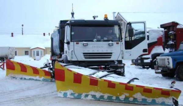 Фото КДМ машина AM COMBI на базе самосвал IVECO Trucker