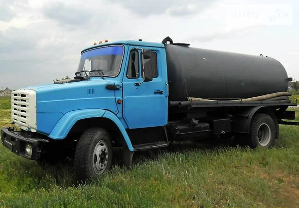 Фото откачка 7.5 кубов ассенизатор зил