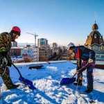 Фото №3 Уборка снега с крыши, чистка крыш от снега
