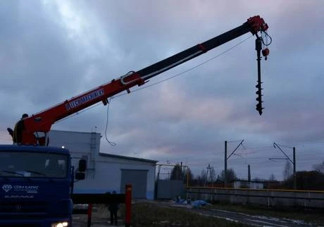 Фото БКМ. Автоямобур с телескопической стрелой. Аренда