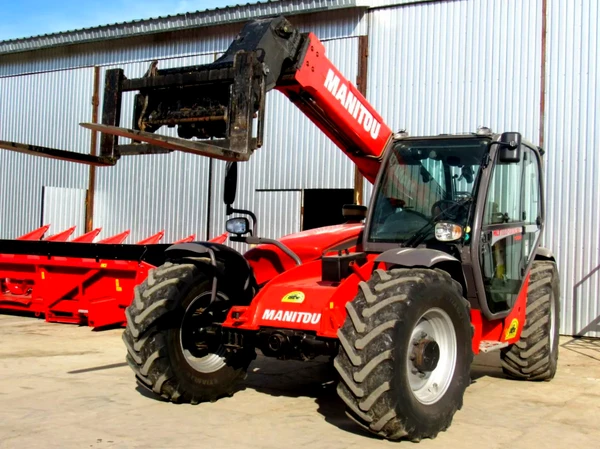 Фото Погрузчик телескопический Manitou MT 1435 SLT