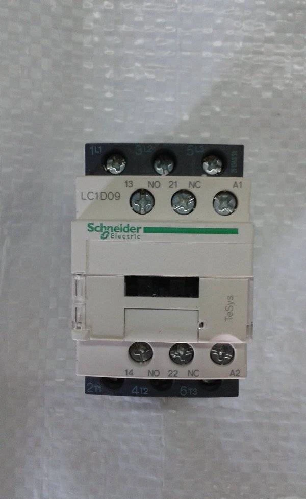 Фото Контактор LC1D09 Schneider Electric