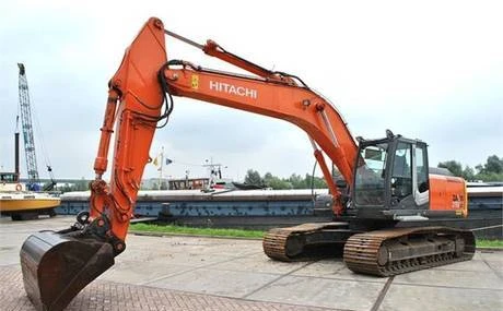 Фото Аренда гусеничного экскаватора Hitachi ZX250LCH-3