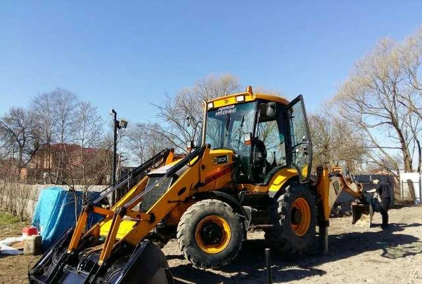 Фото Экскаватор - Погрузчик JCB