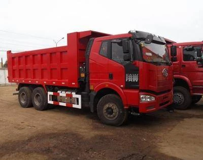 Фото Самосвал FAW 6x4 кабина J6 на стоянке в г. Благовещенске