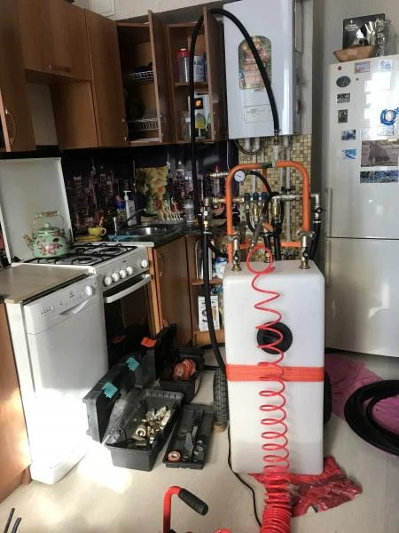 Фото Гидропневматическая промывка систем и котлов отопления