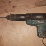 Демонтаж бетона и кирпича Makita 5001 C.