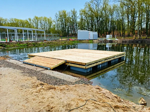 Фото Плавучая понтонная площадка