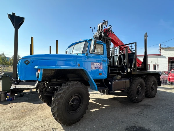 Фото Лесовоз Урал капитальный ремонт  с новым манипулятором Велмаш 10-74